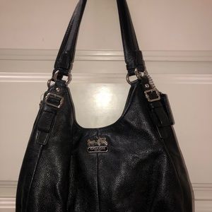 Authentic Coach shoulderbag w/rare silver hardware